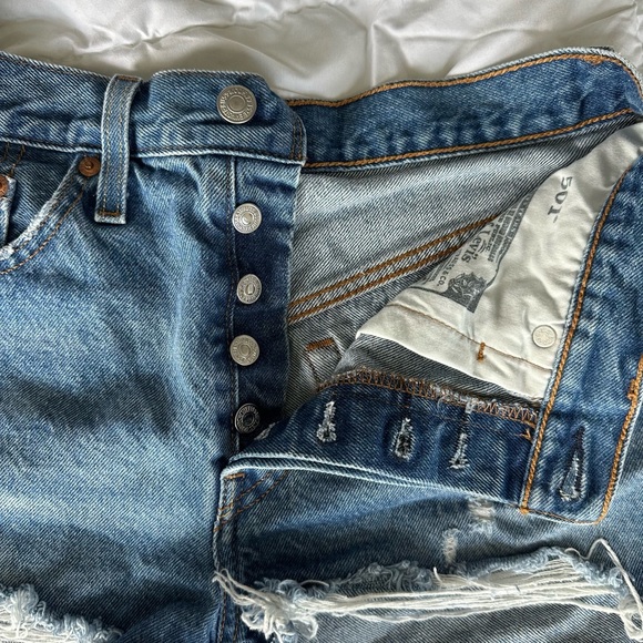 LEVIS 501 HIGH RISE SHORTS - Picture 5 of 7